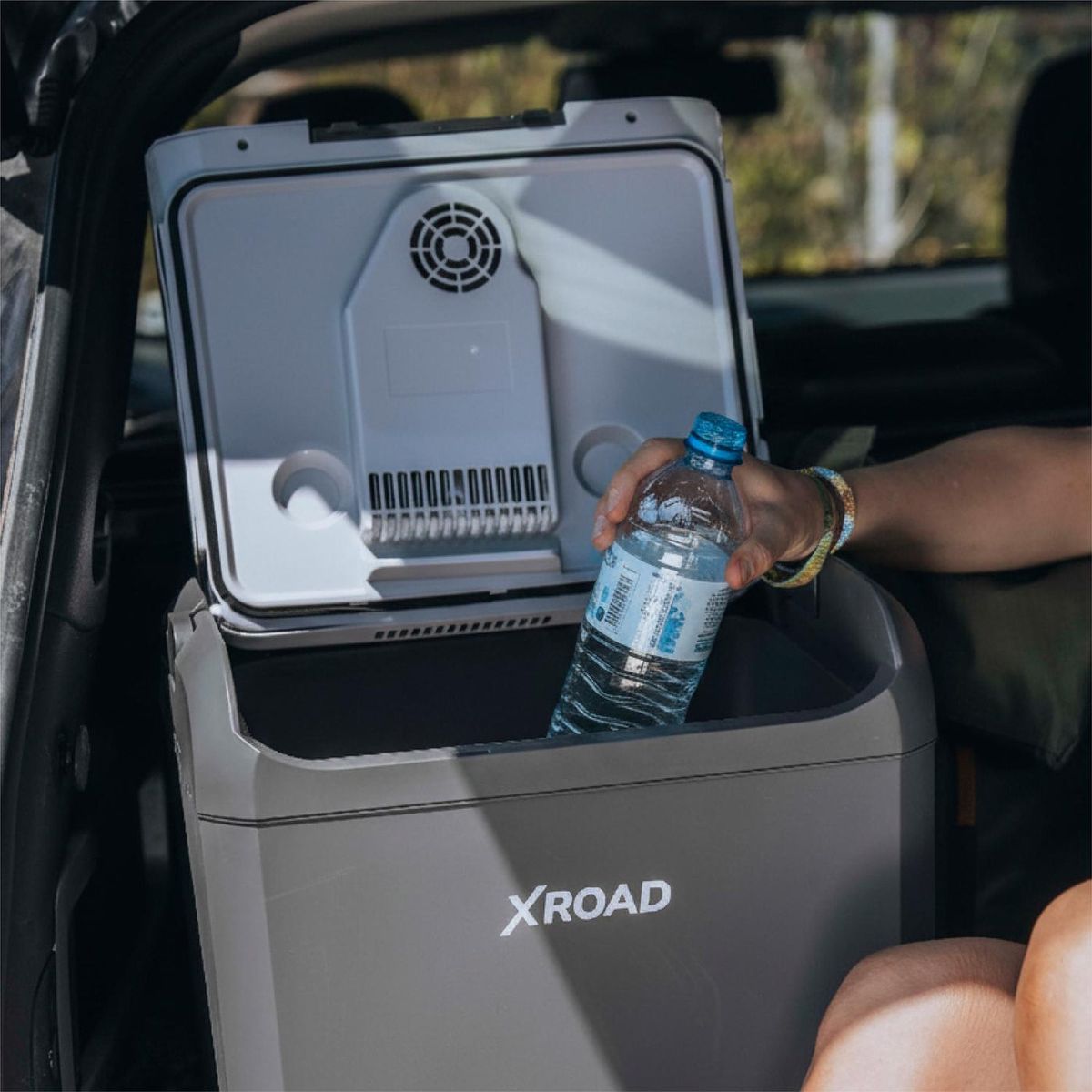 Cooler conectado al auto con cable 12V